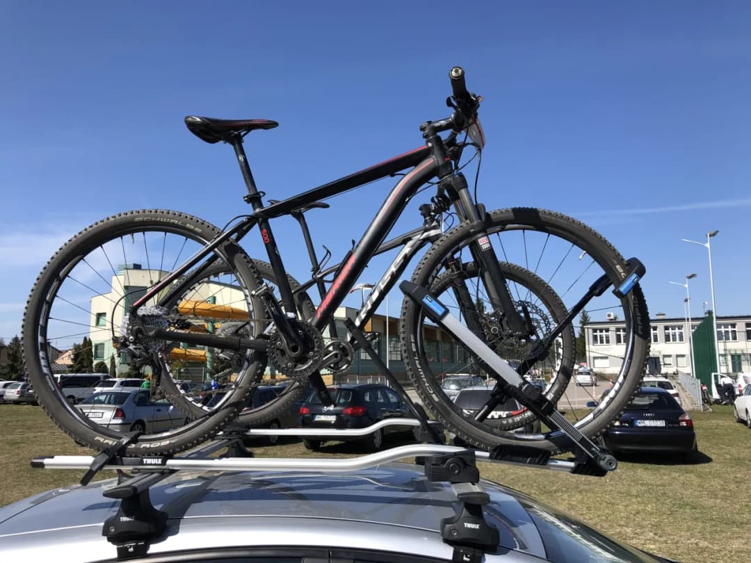 Jak przewieźć rower w bagażniku? Sprawdź bezpieczne metody transportu