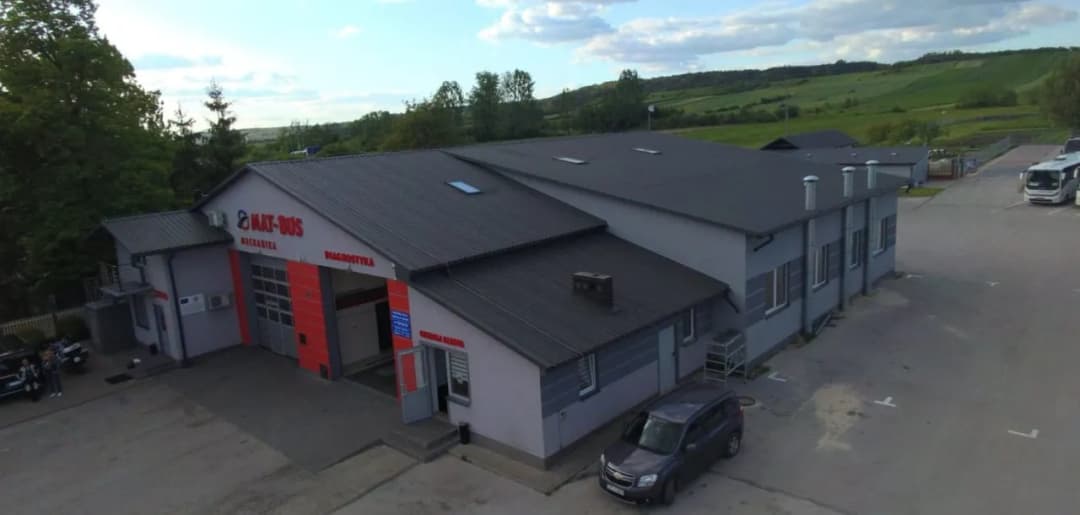 Skąd odjeżdża mat bus w Niepołomicach? Oto kluczowe przystanki